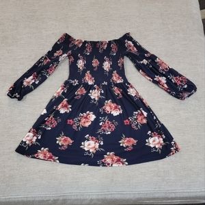 Junior Size L off the shoulder babydoll shirt